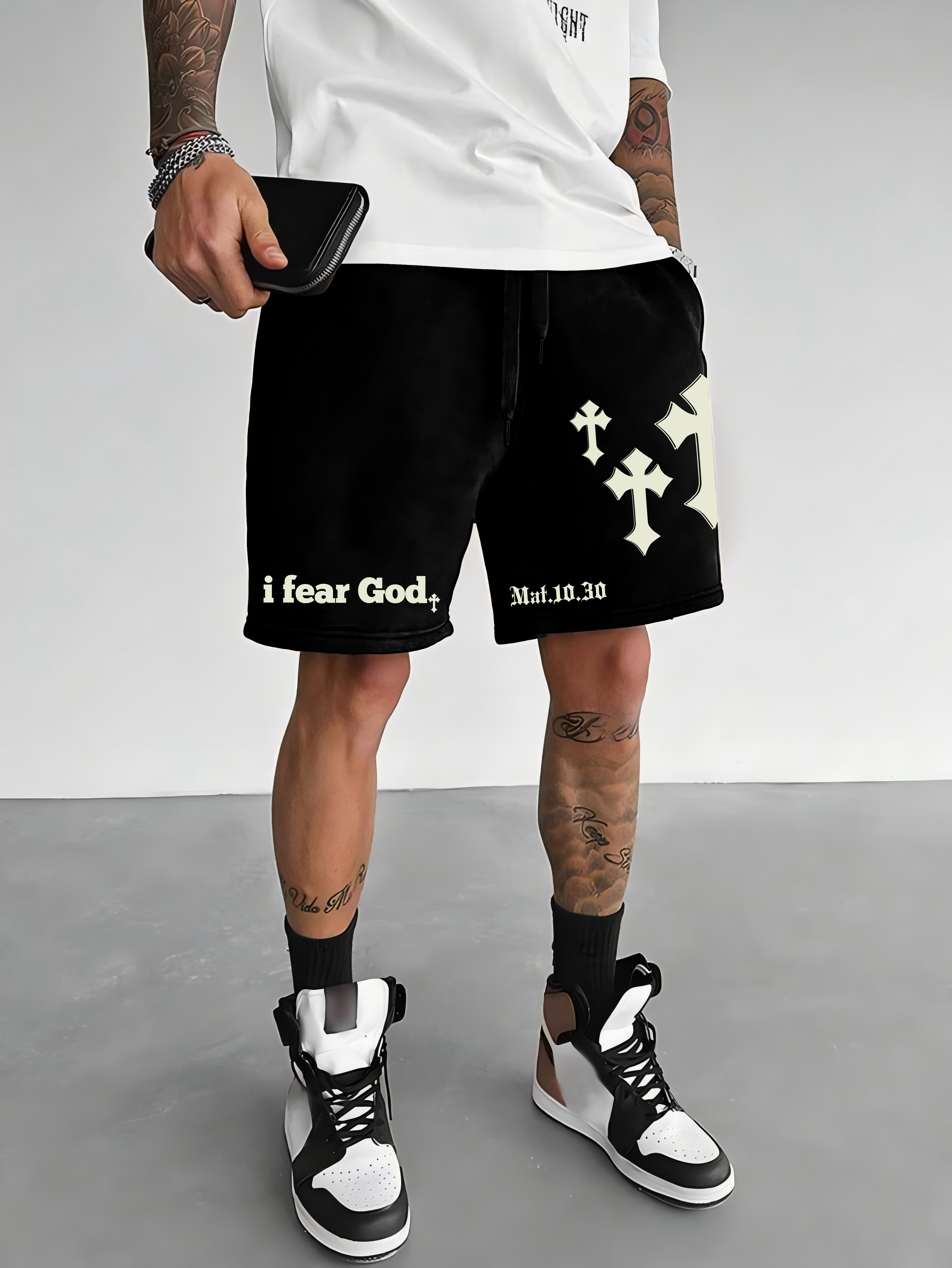 Men's Oversized Christian Goth - Gothic Streetwear Brand recensie en prijs